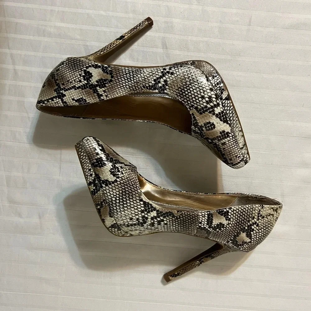 Report Tashi Faux Leather Snakeskin textured Stiletto Heel SZ 8